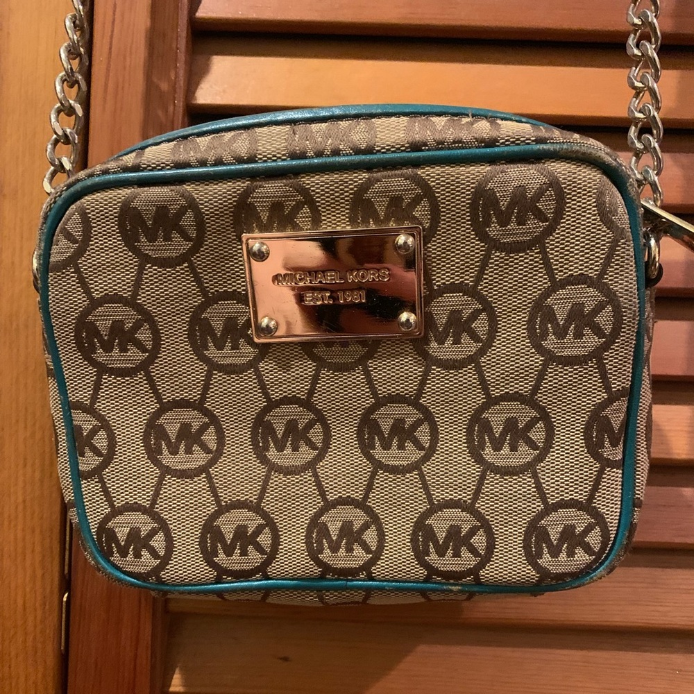 Michael Kors Logo Signature Crossbody Bag